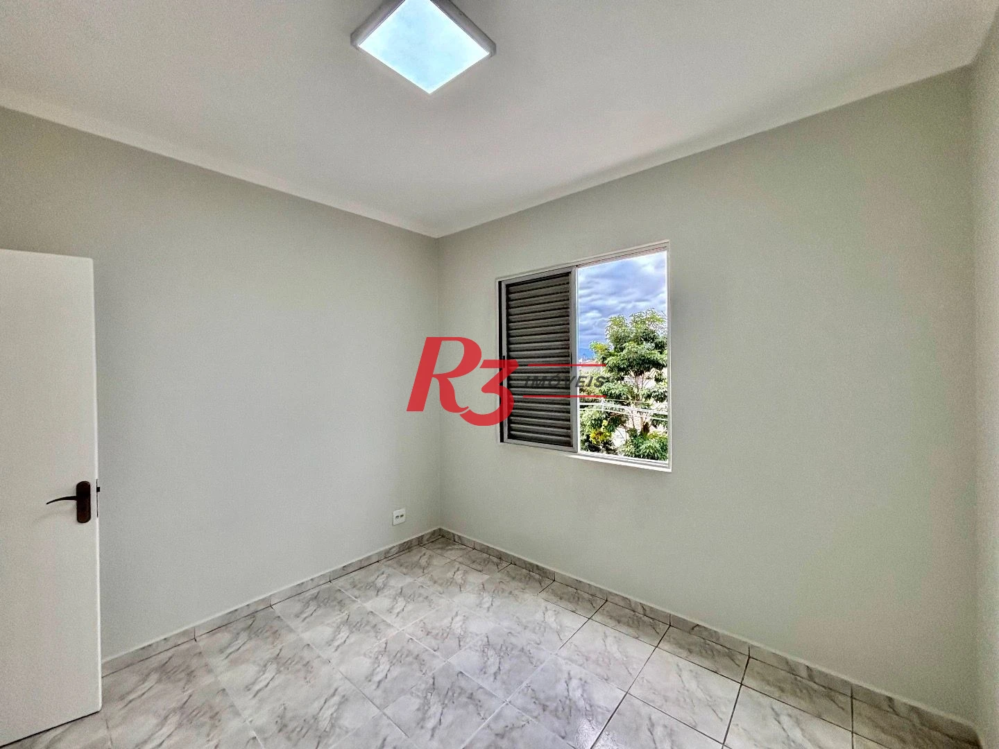 Apartamento com 2 dormitórios à venda, 54 m² por R$ 300.000,00 - Aparecida - Santos/SP