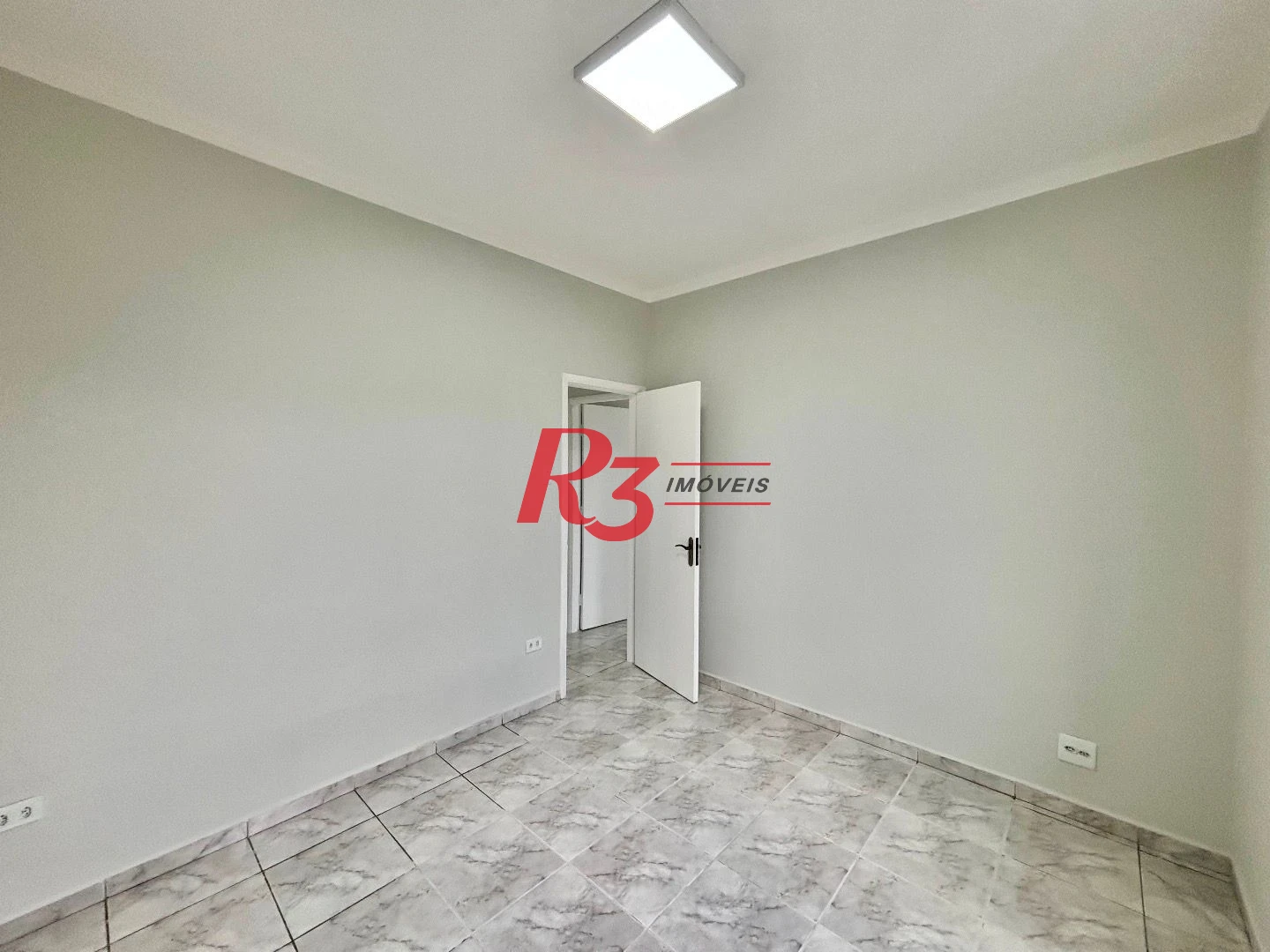 Apartamento com 2 dormitórios à venda, 54 m² por R$ 300.000,00 - Aparecida - Santos/SP