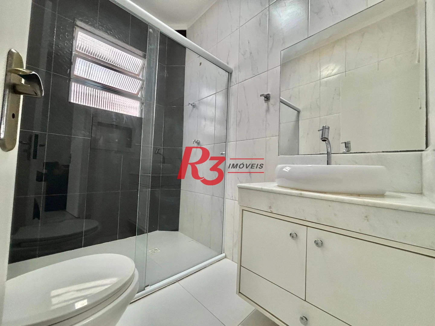 Apartamento com 2 dormitórios à venda, 54 m² por R$ 300.000,00 - Aparecida - Santos/SP