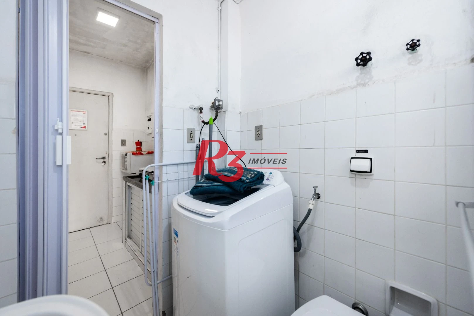 Kitnet com 1 dormitório para alugar, 31 m² por R$ 3.000,00/mês - Embaré - Santos/SP
