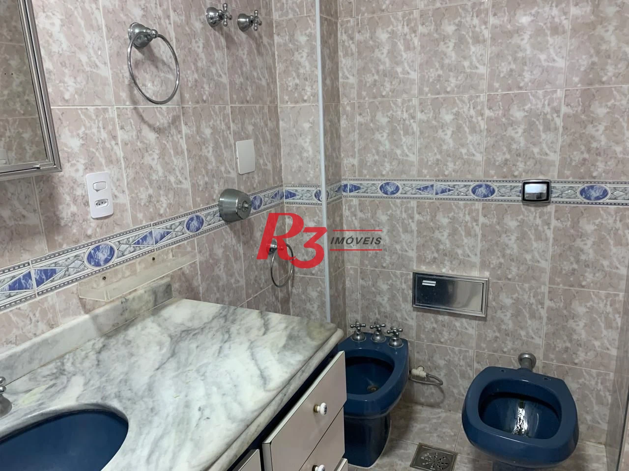 Apartamento com 3 dormitórios à venda, 257 m² por R$ 1.200.000,00 - Gonzaga - Santos/SP