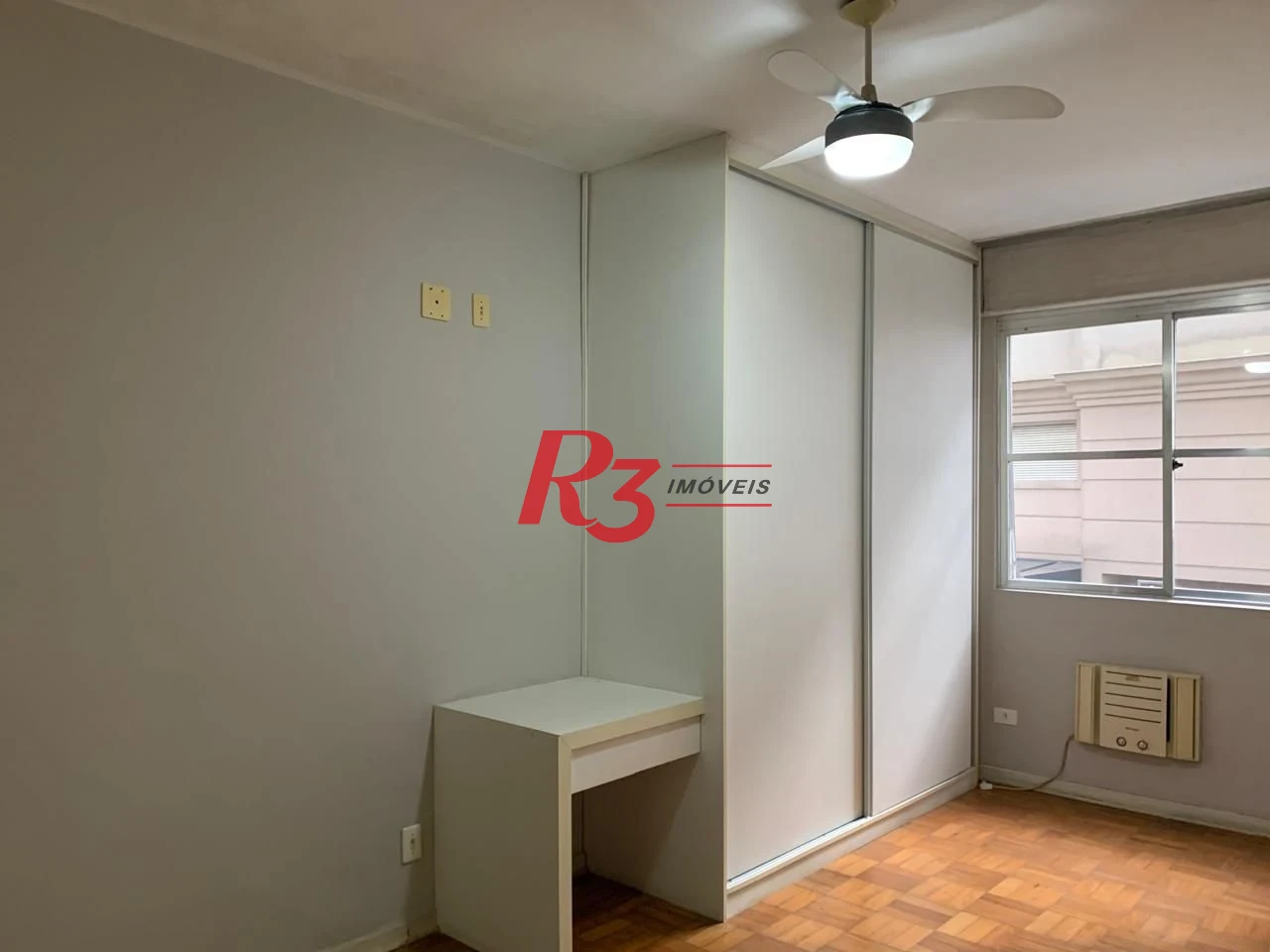 Apartamento com 3 dormitórios à venda, 257 m² por R$ 1.200.000,00 - Gonzaga - Santos/SP