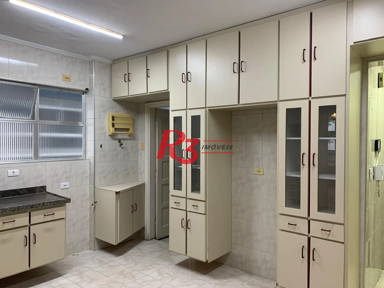 Apartamento com 3 dormitórios à venda, 257 m² por R$ 1.200.000,00 - Gonzaga - Santos/SP