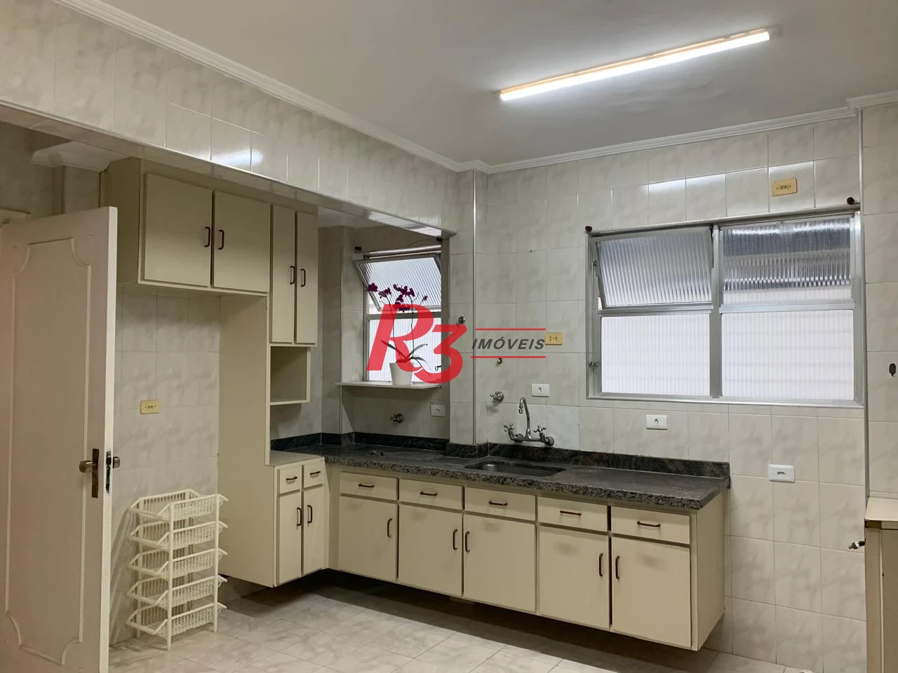 Apartamento com 3 dormitórios à venda, 257 m² por R$ 1.200.000,00 - Gonzaga - Santos/SP