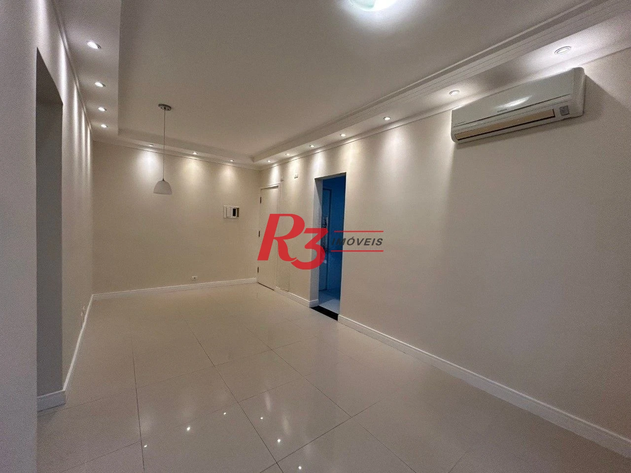 Apartamento com 2 dormitórios à venda, 61 m² por R$ 410.000,00 - Aparecida - Santos/SP