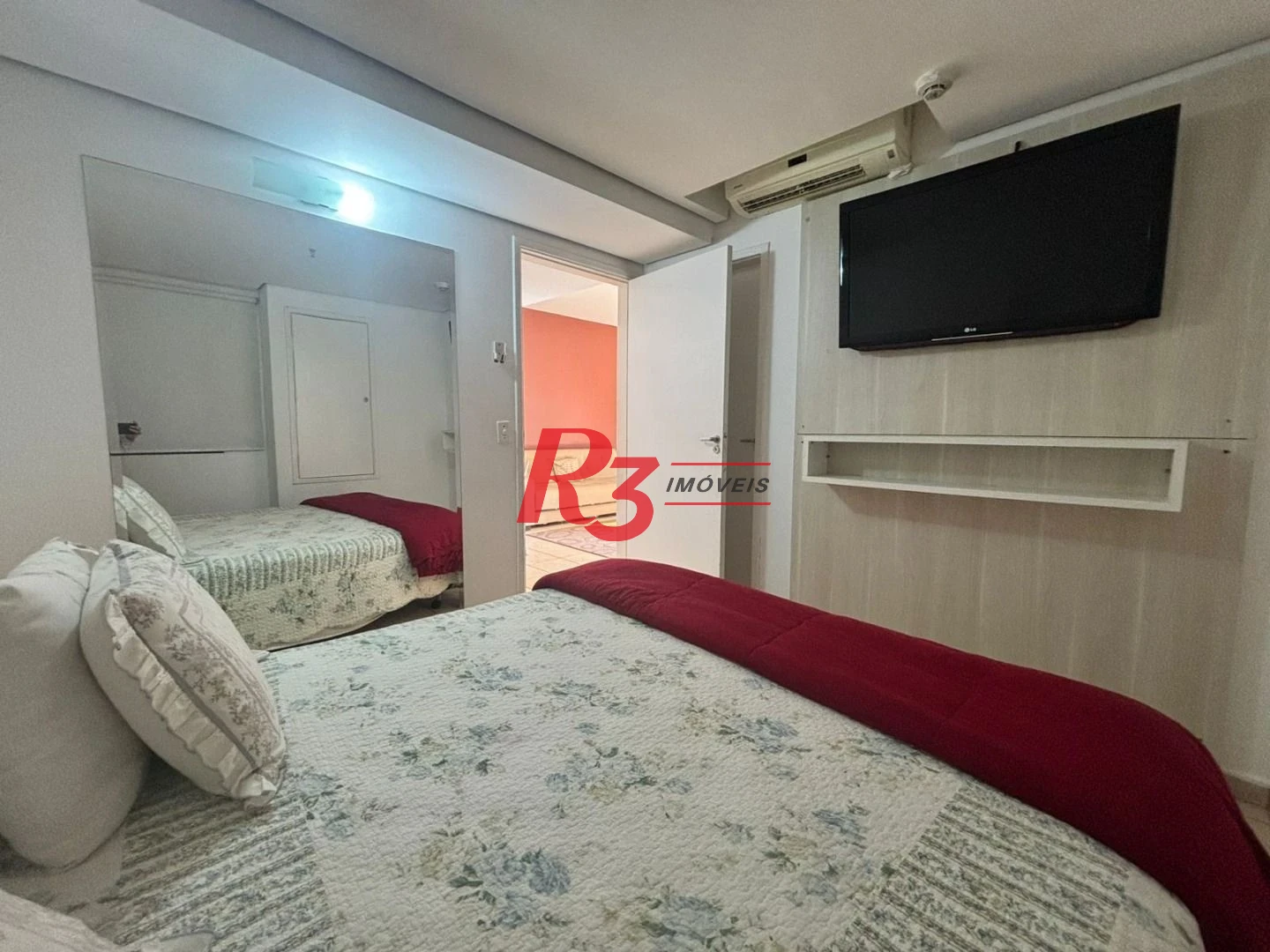 Flat frente Mar com 2 dormitórios à venda, 56 m² por R$ 585.000 - Boqueirão - Santos/SP