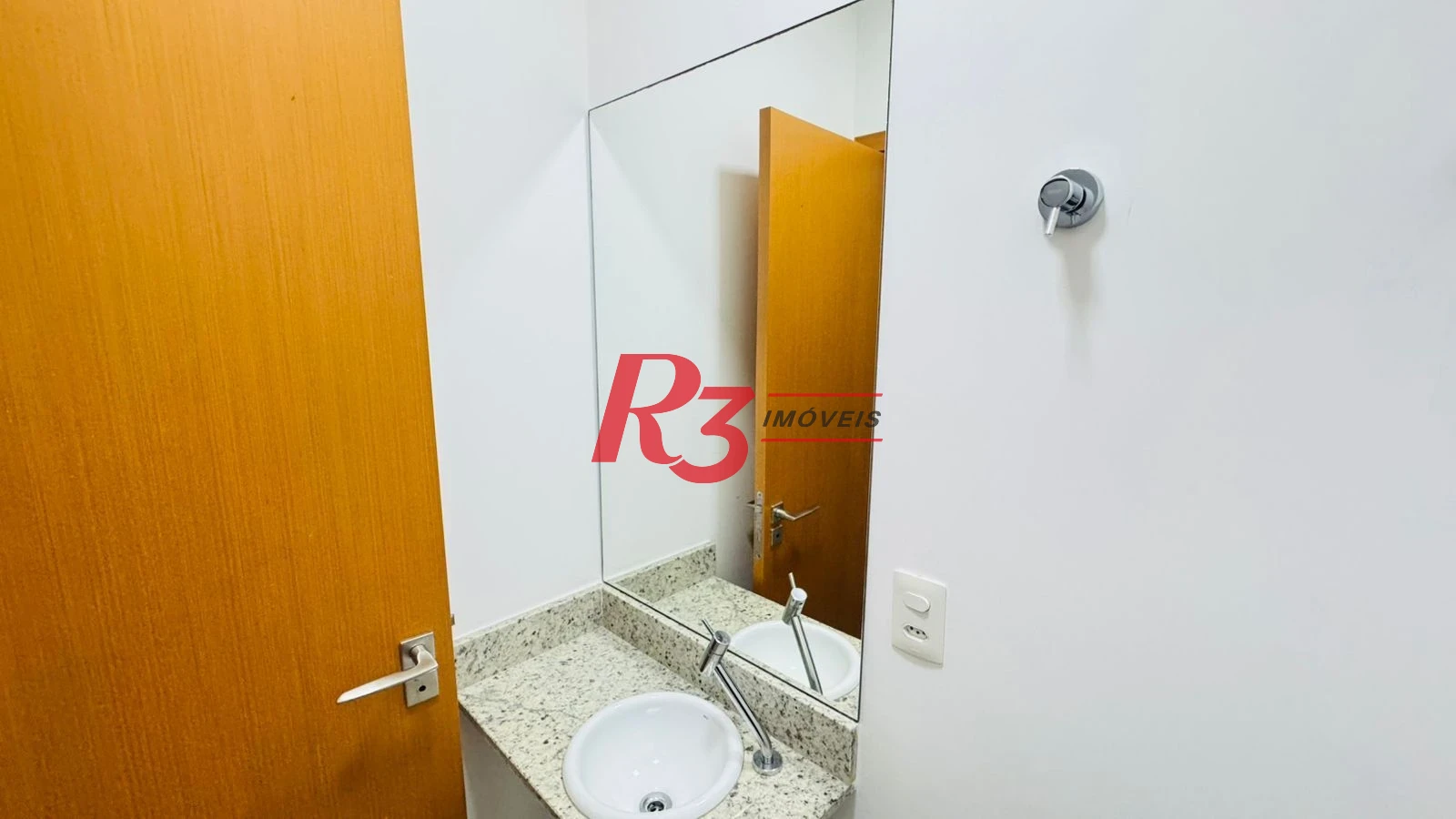Apartamento com 1 dormitório à venda, 72 m² por R$ 615.000,00 - Boqueirão - Santos/SP
