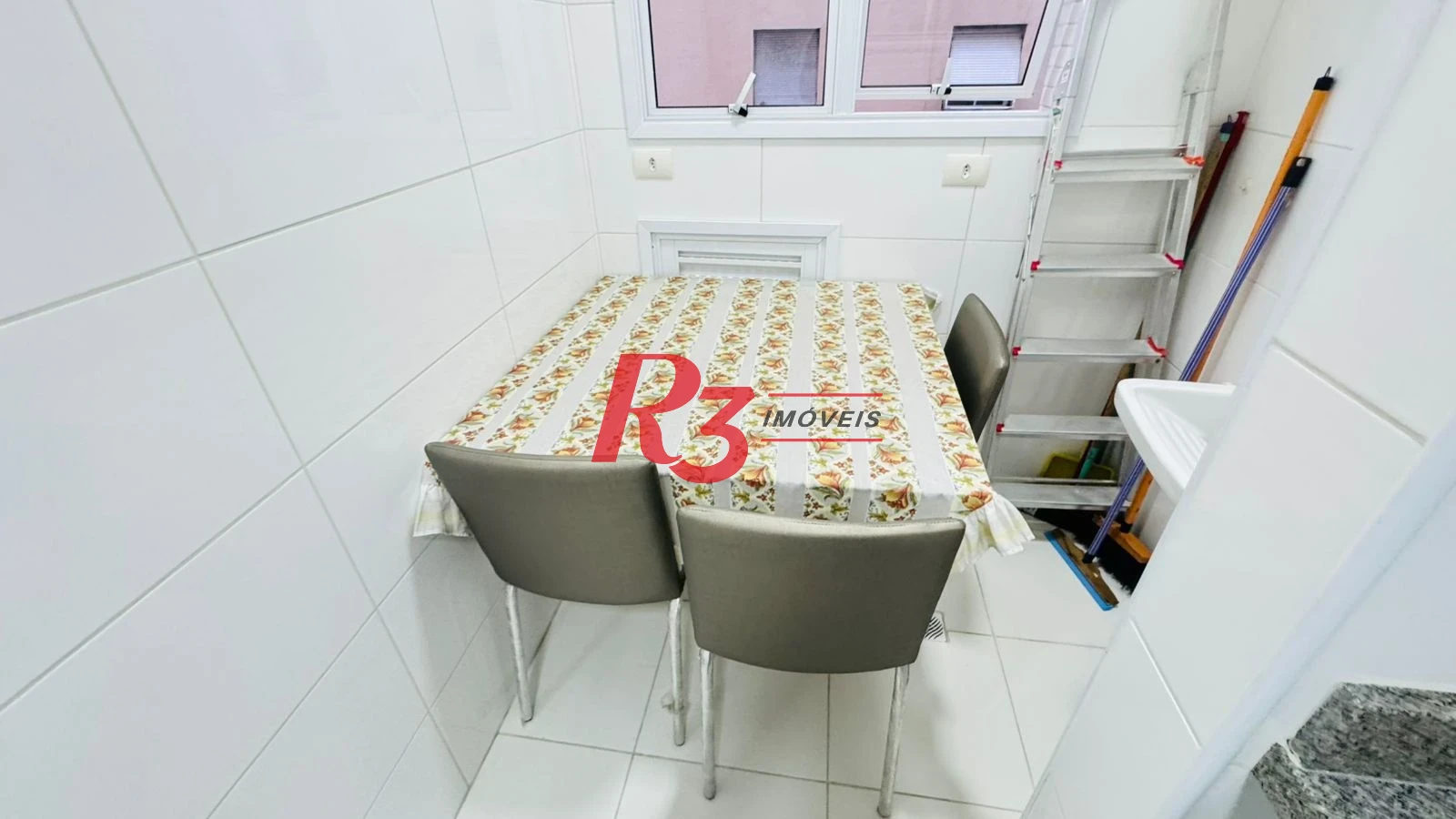 Apartamento com 1 dormitório à venda, 72 m² por R$ 615.000,00 - Boqueirão - Santos/SP