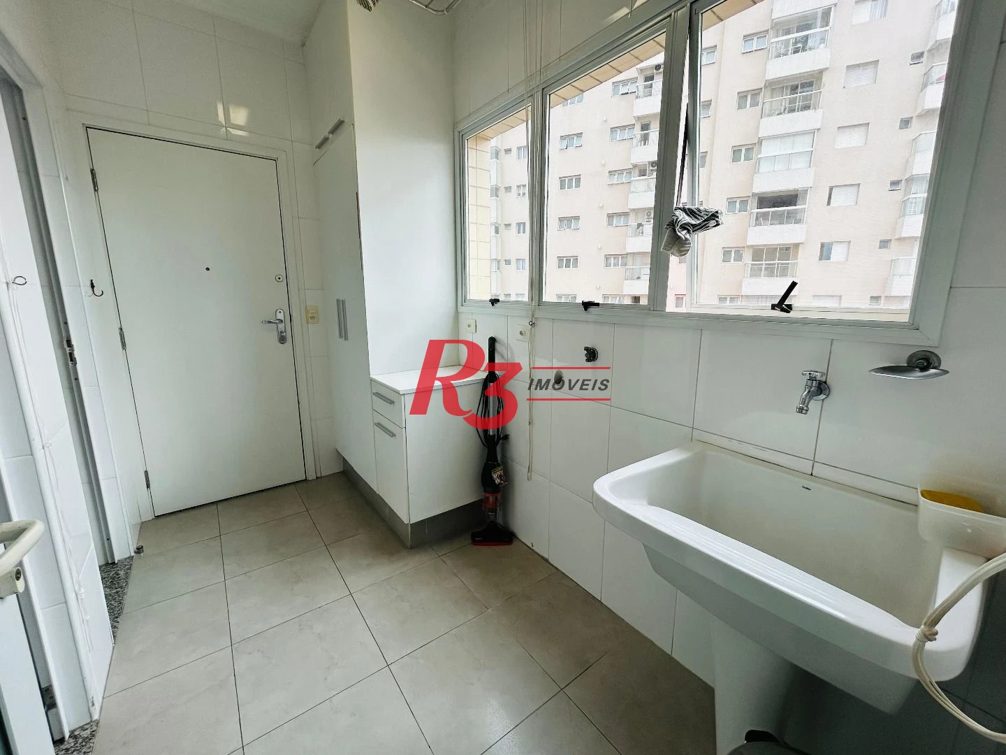 Apartamento com 3 dormitórios à venda, 138 m² por R$ 1.350.000 - Boqueirão - Santos/SP