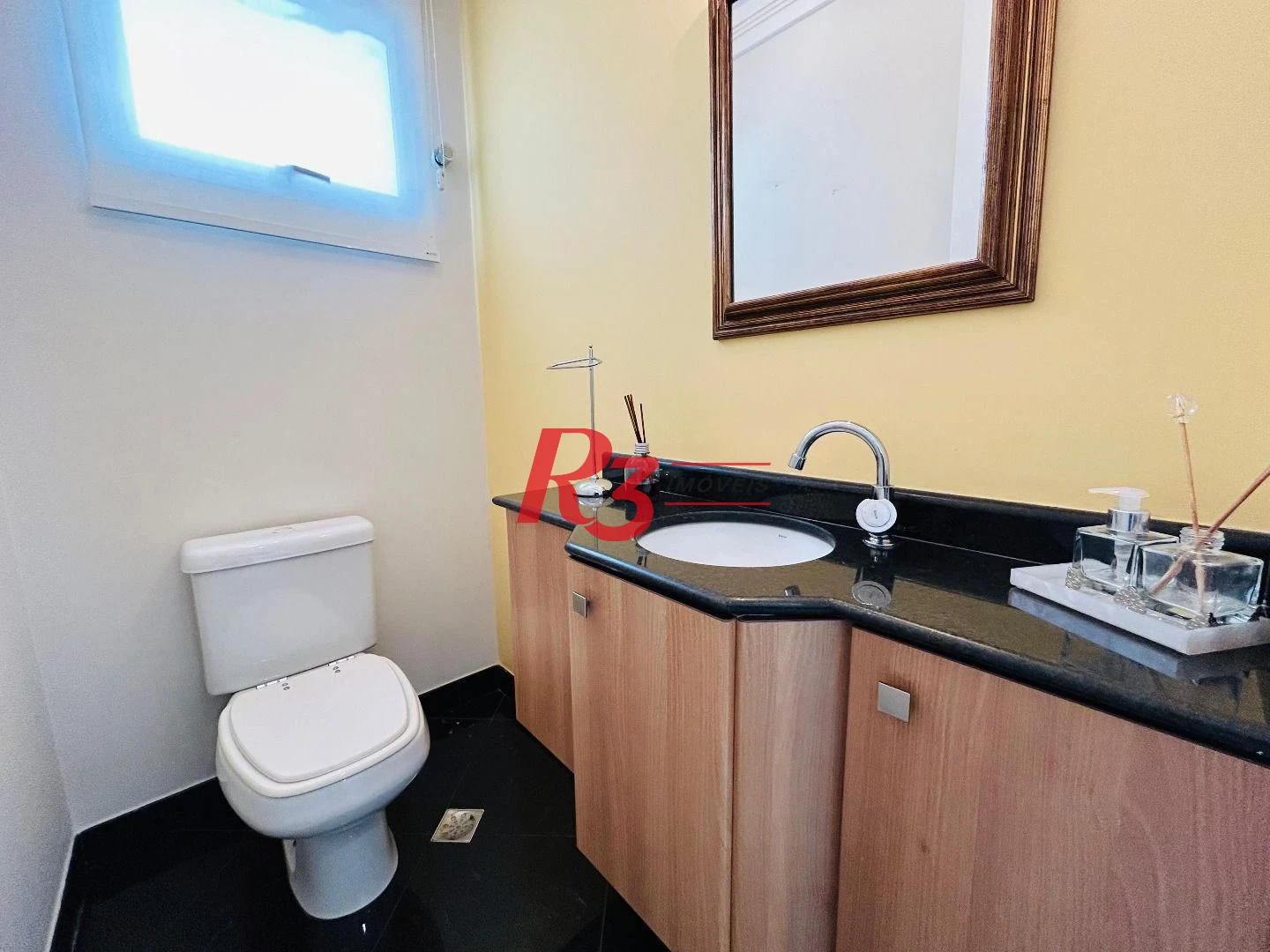Apartamento com 3 dormitórios à venda, 138 m² por R$ 1.350.000 - Boqueirão - Santos/SP