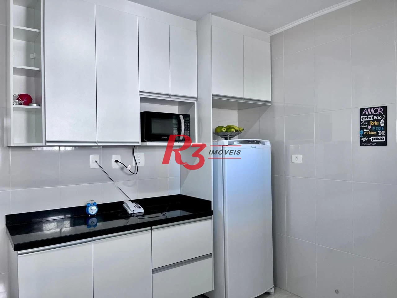 Apartamento à Venda, 2 dormitórios Vista Livre, Ambientes Reformados, Terraço para Lazer e Localização Privilegiada Embaré