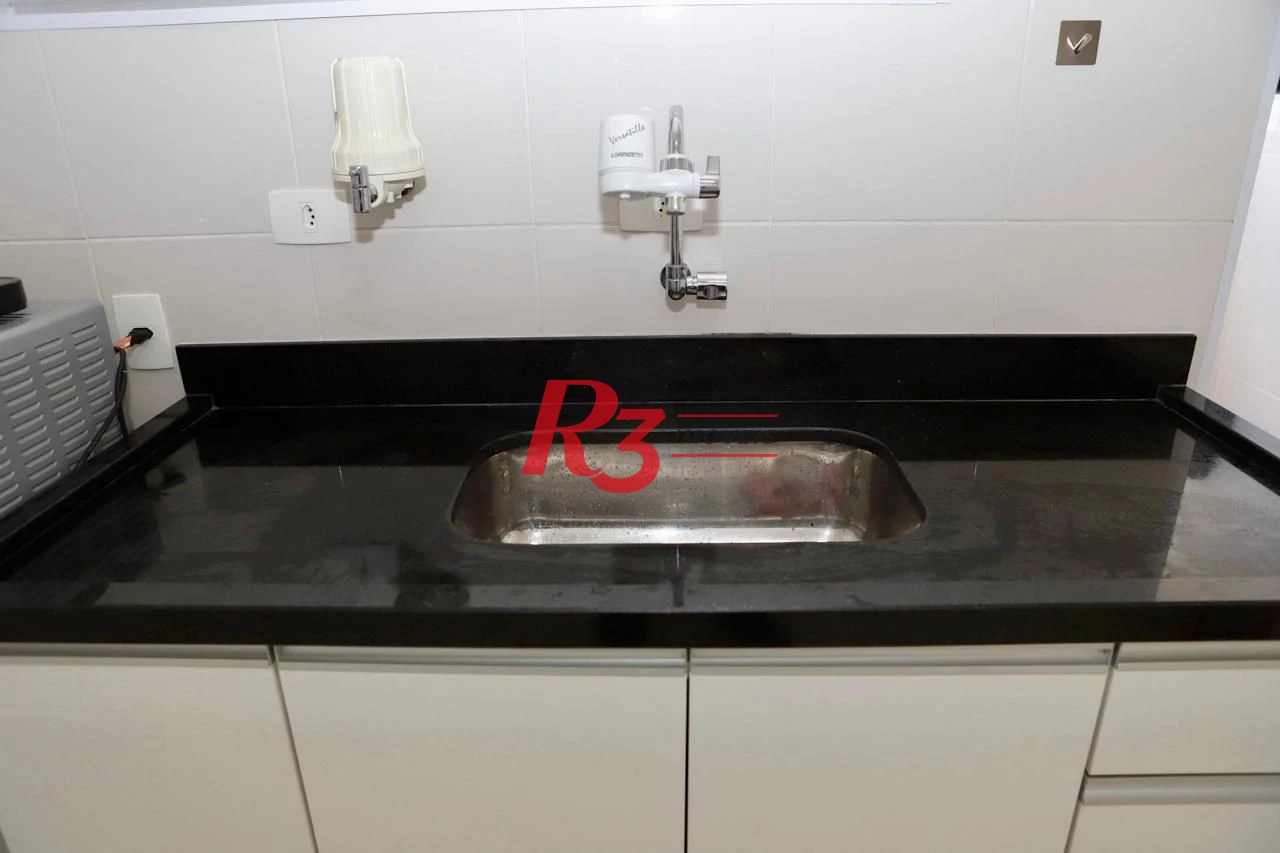 Apartamento à Venda, 2 dormitórios Vista Livre, Ambientes Reformados, Terraço para Lazer e Localização Privilegiada Embaré