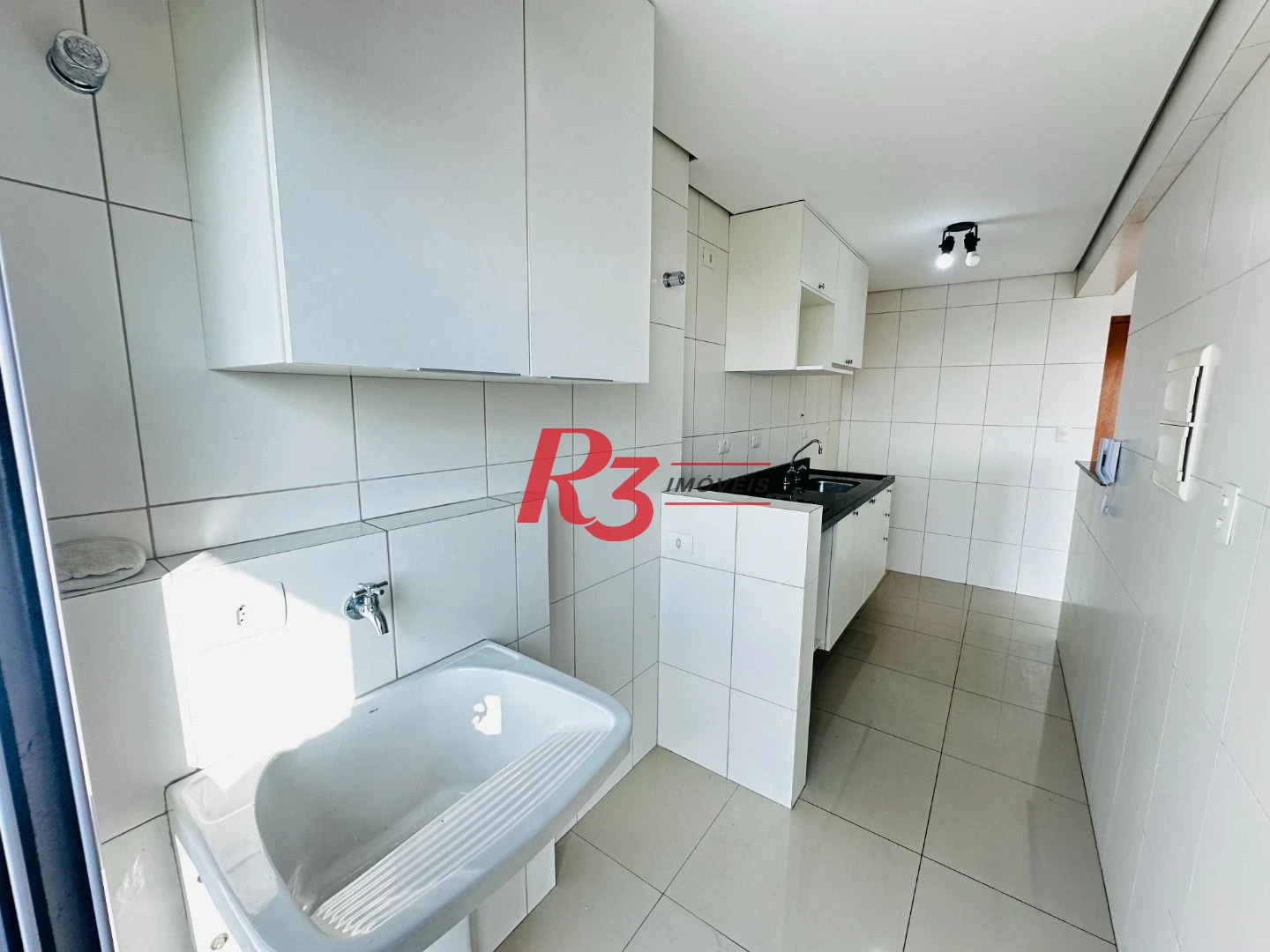 Apartamento com 2 dormitórios para alugar, 59 m² por R$ 5.143,03/mês - Vila Matias - Santos/SP
