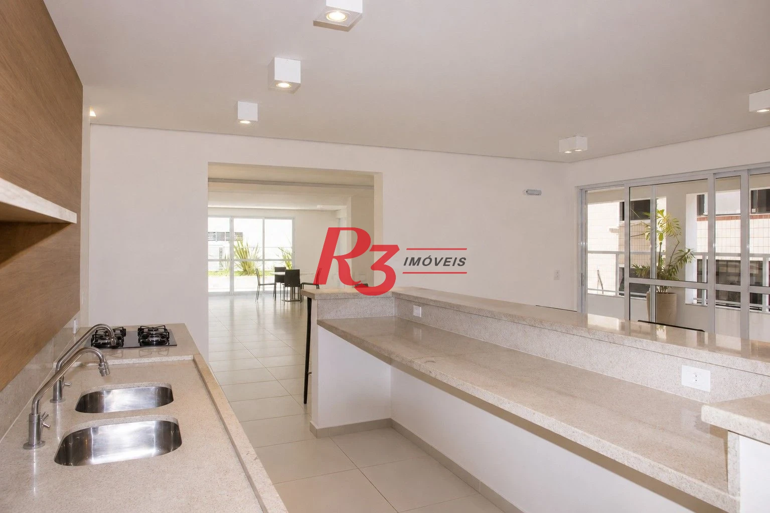 Apartamento com 2 dormitórios à venda, 72 m² por R$ 680.000,00 - José Menino - Santos/SP