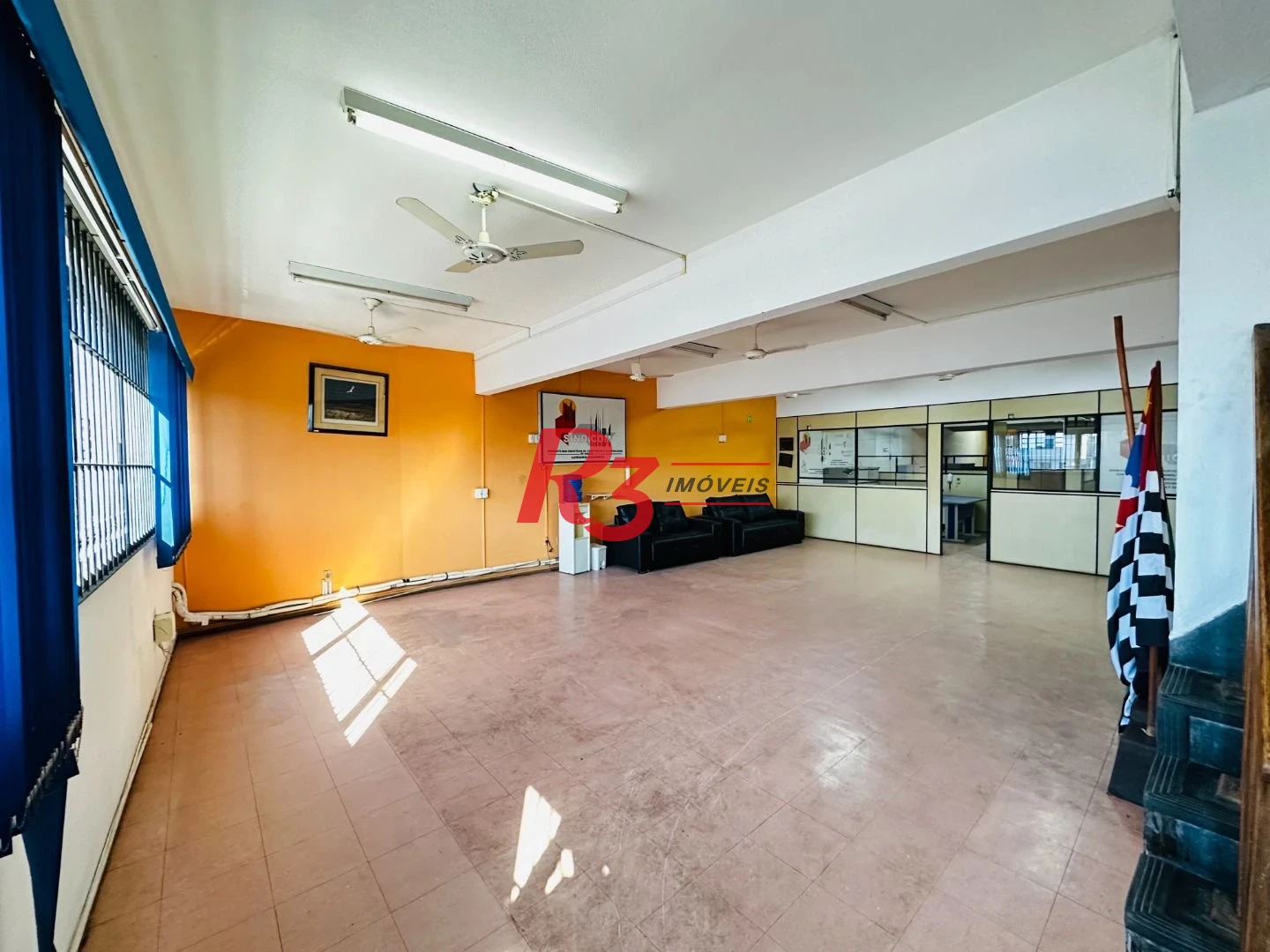 Prédio para alugar, 600 m² - Paquetá - Santos/SP