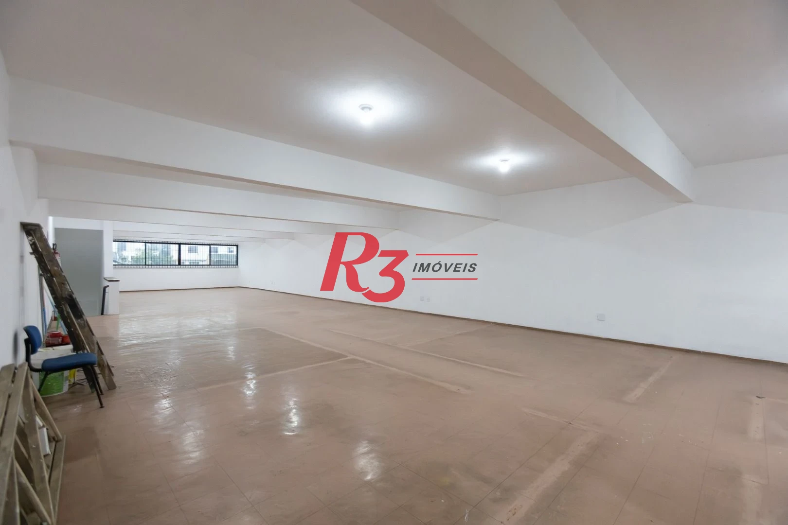 Prédio para alugar, 600 m² - Paquetá - Santos/SP