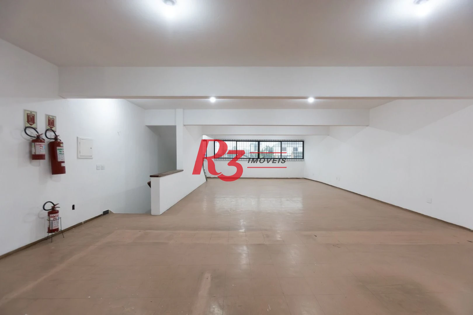 Prédio para alugar, 600 m² - Paquetá - Santos/SP