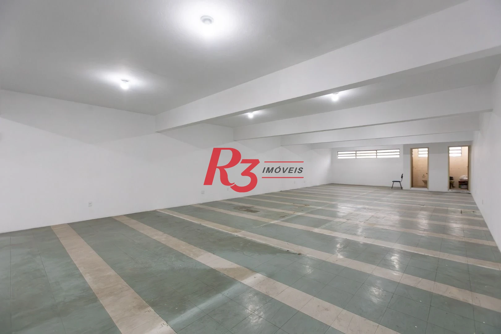 Prédio para alugar, 600 m² - Paquetá - Santos/SP