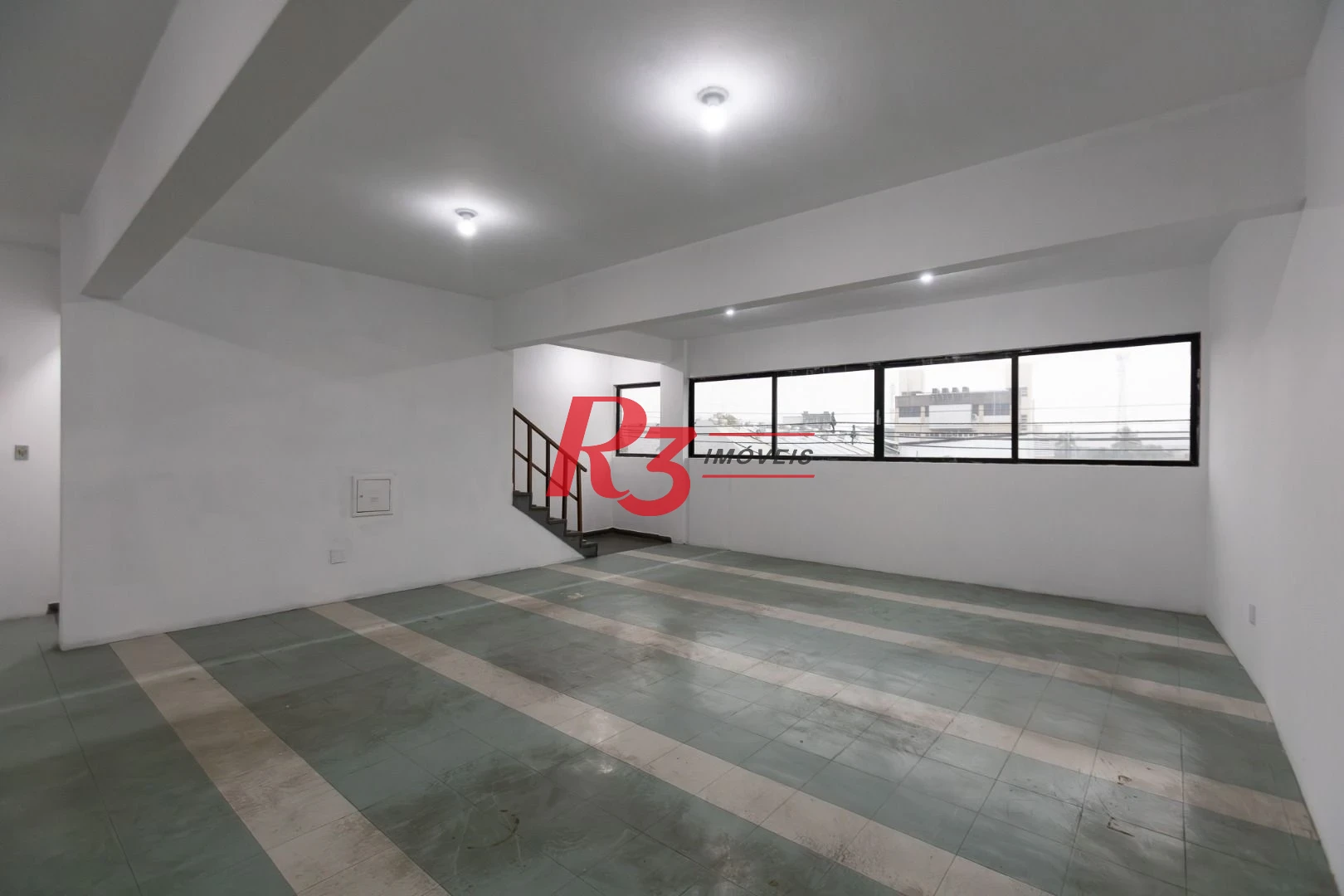 Prédio para alugar, 600 m² - Paquetá - Santos/SP
