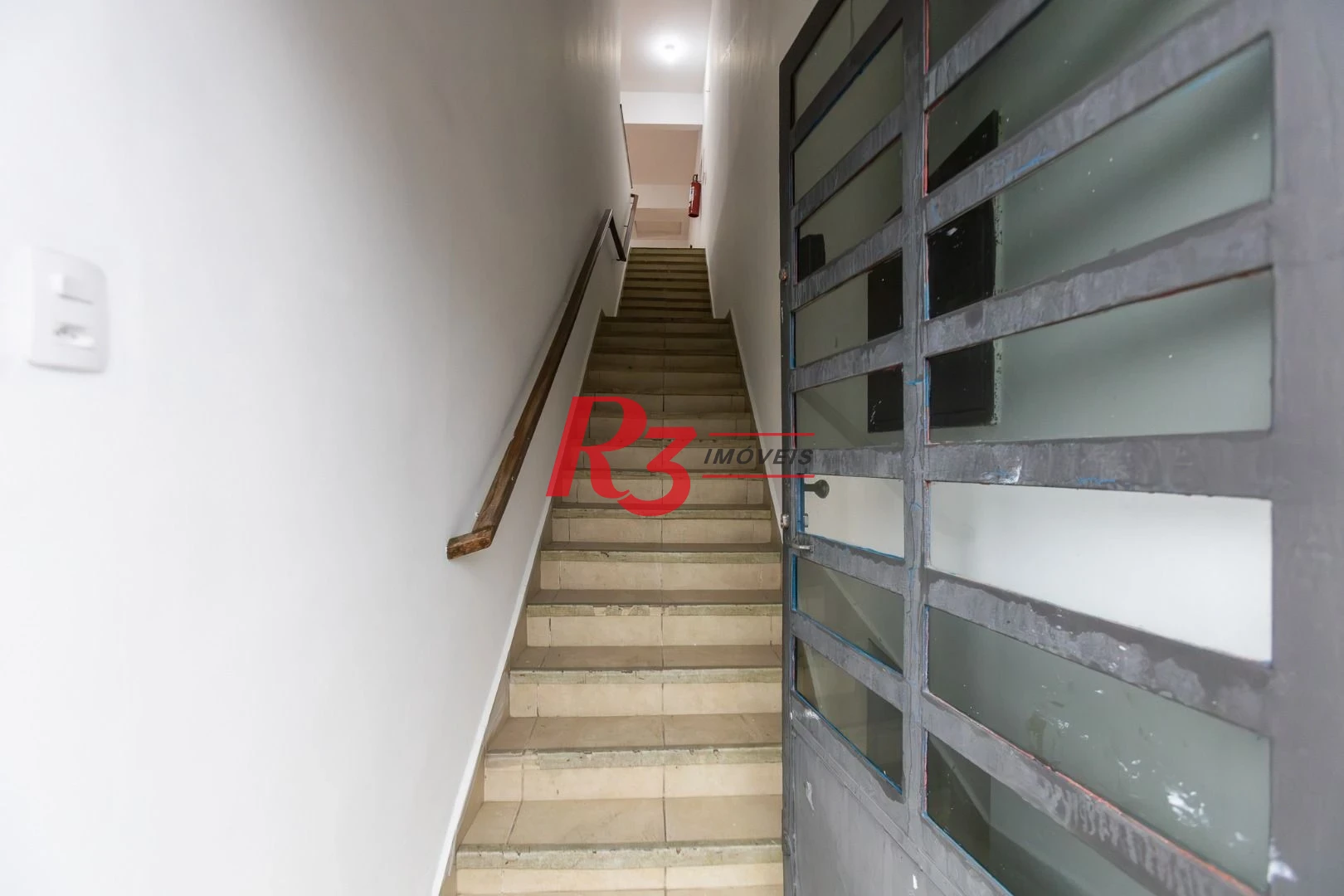 Prédio para alugar, 600 m² - Paquetá - Santos/SP