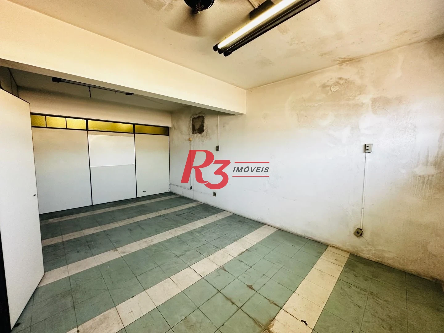Prédio para alugar, 600 m² - Paquetá - Santos/SP