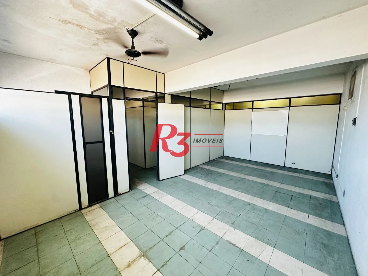 Prédio para alugar, 600 m² - Paquetá - Santos/SP