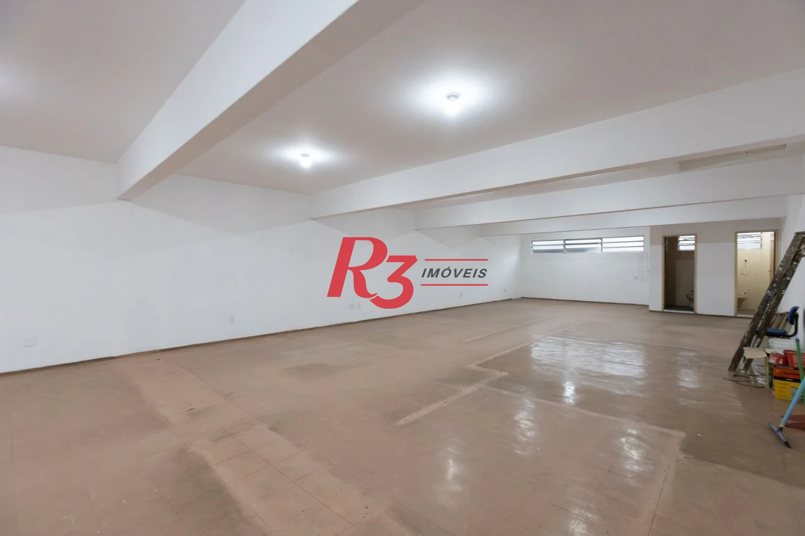 Prédio para alugar, 600 m² - Paquetá - Santos/SP