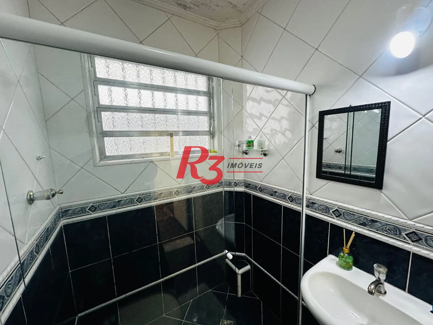 Sobrado à venda, 260 m² por R$ 2.300.000,00 - Embaré - Santos/SP