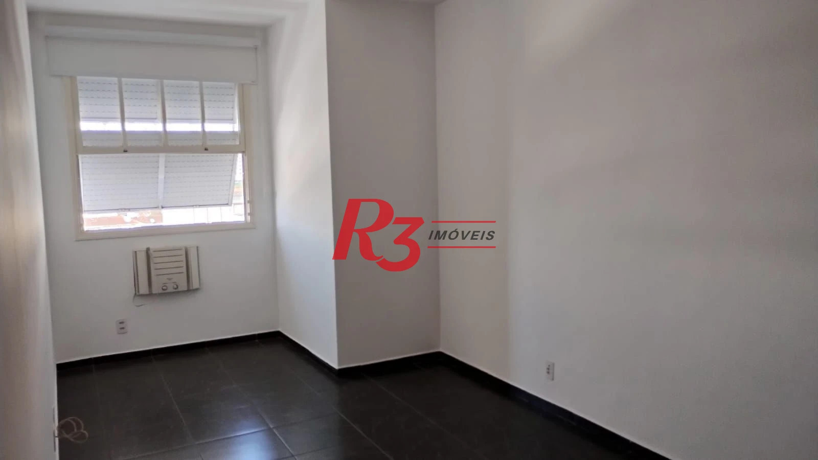 Apartamento com 2 dormitórios à venda, 108 m² por R$ 590.000,00 - Boqueirão - Santos/SP