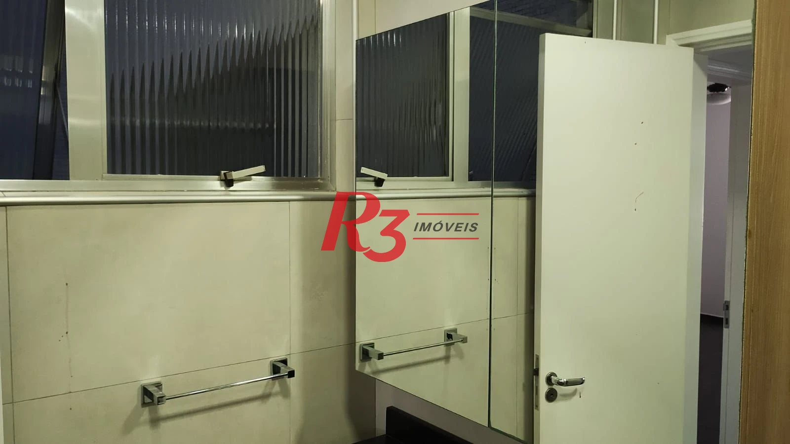 Apartamento com 2 dormitórios à venda, 108 m² por R$ 590.000,00 - Boqueirão - Santos/SP