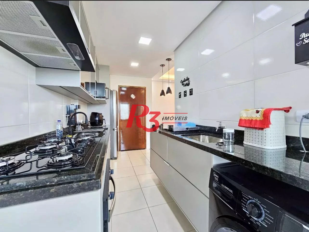 Apartamento com 2 dormitórios à venda, 72 m² por R$ 702.000,00 - Macuco - Santos/SP