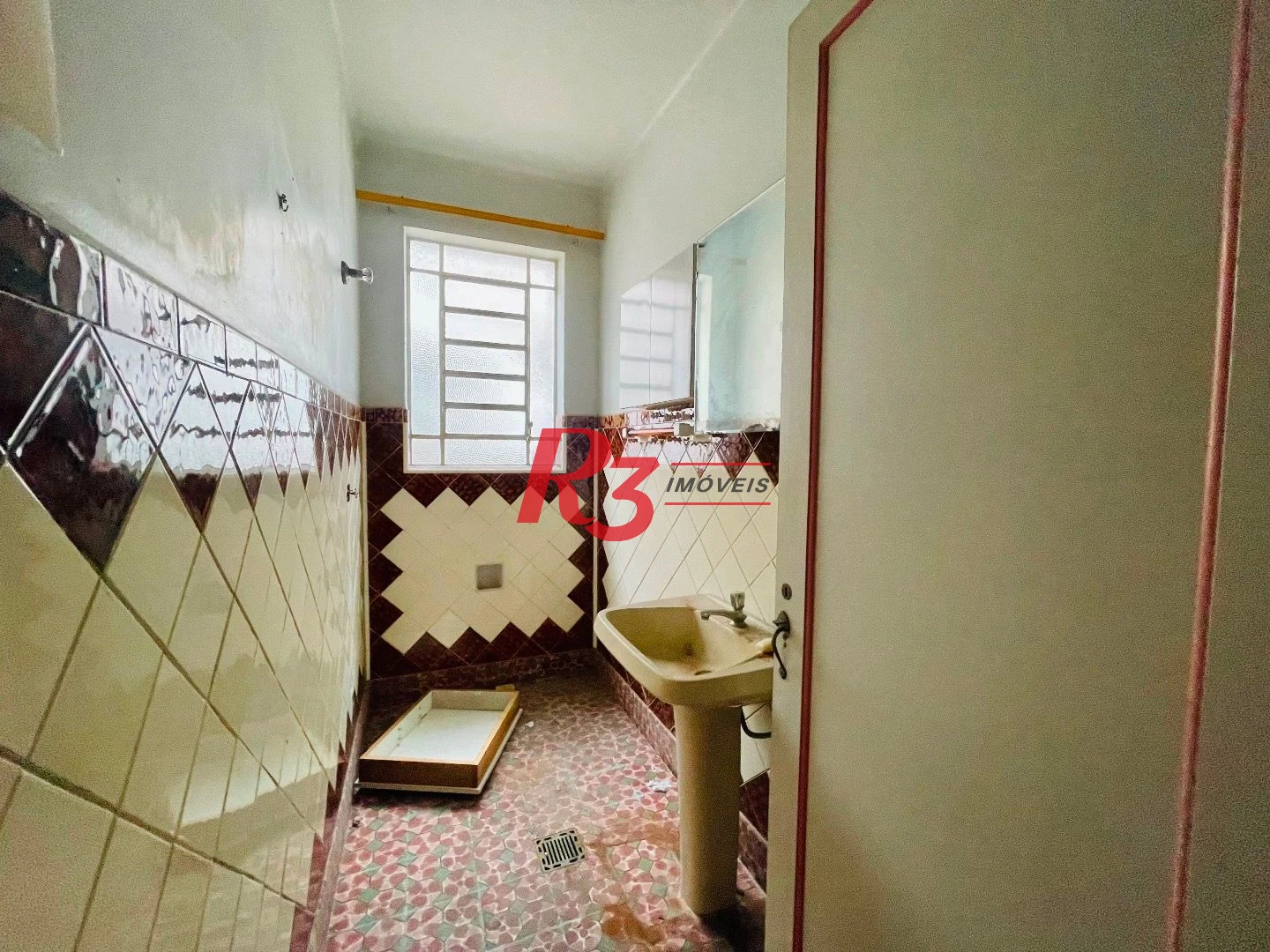 Sobrado para alugar, 270 m² por R$ 11.100,00/mês - Gonzaga - Santos/SP