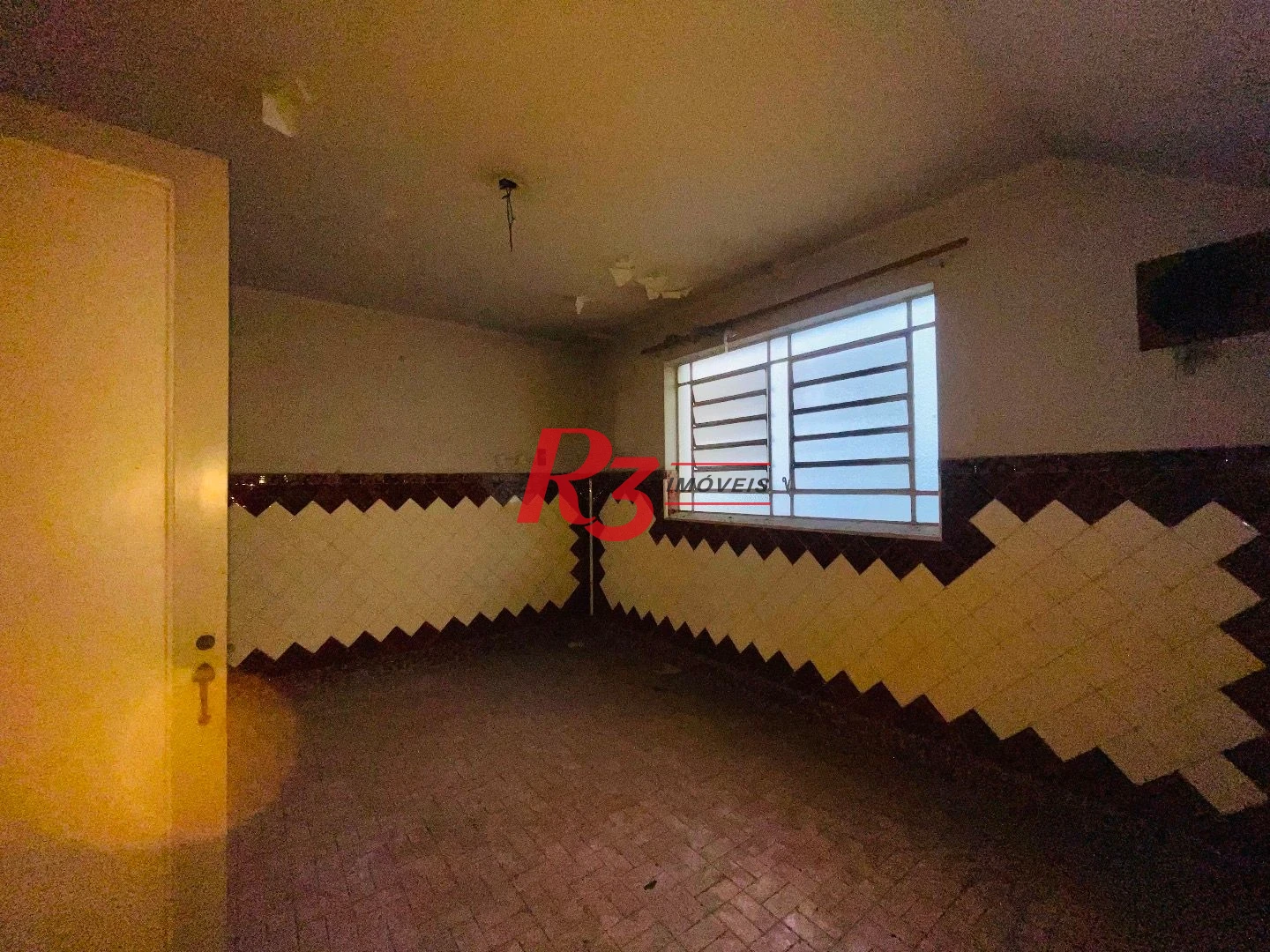 Sobrado para alugar, 270 m² por R$ 11.100,00/mês - Gonzaga - Santos/SP