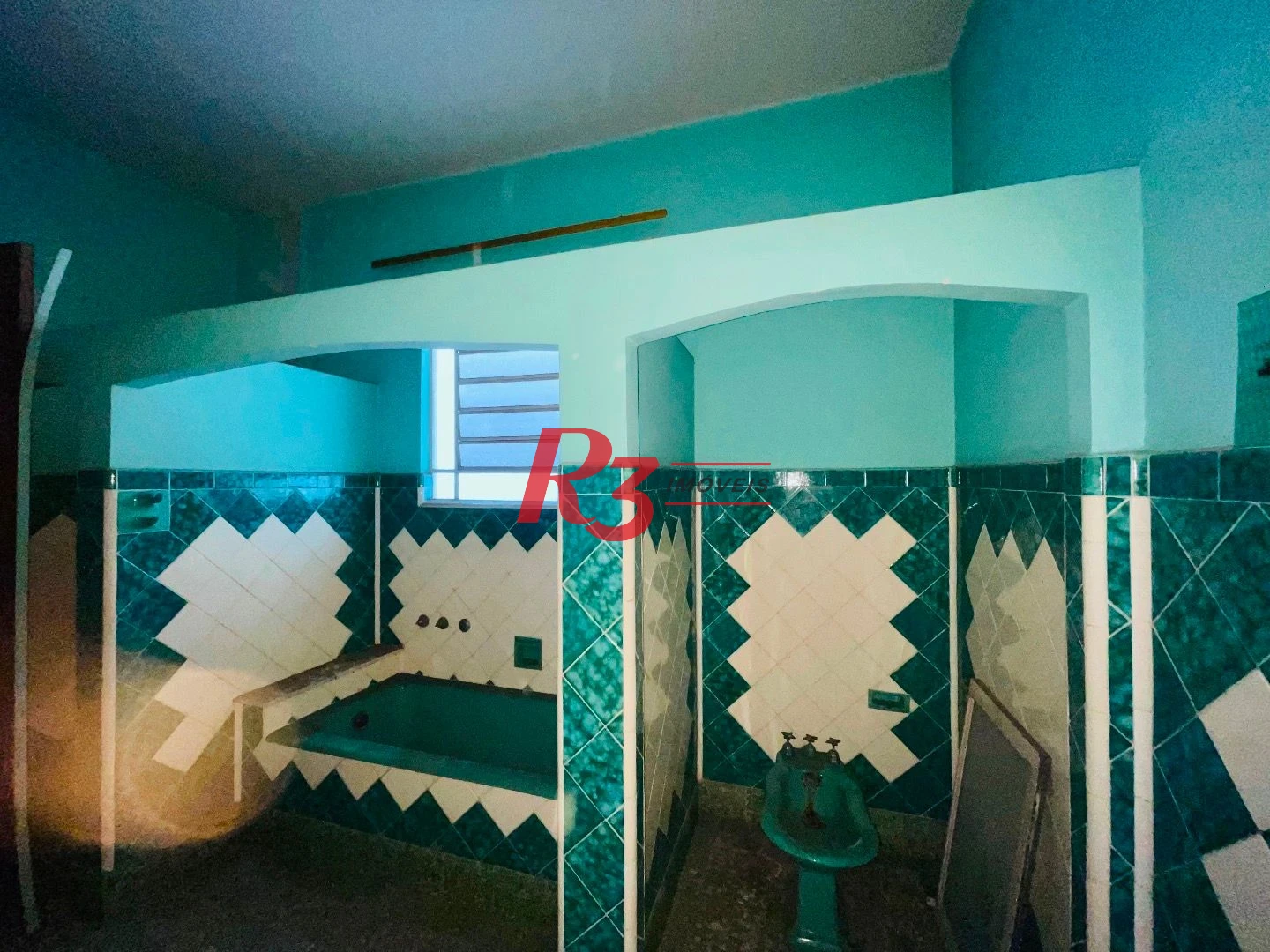 Sobrado para alugar, 270 m² por R$ 11.100,00/mês - Gonzaga - Santos/SP