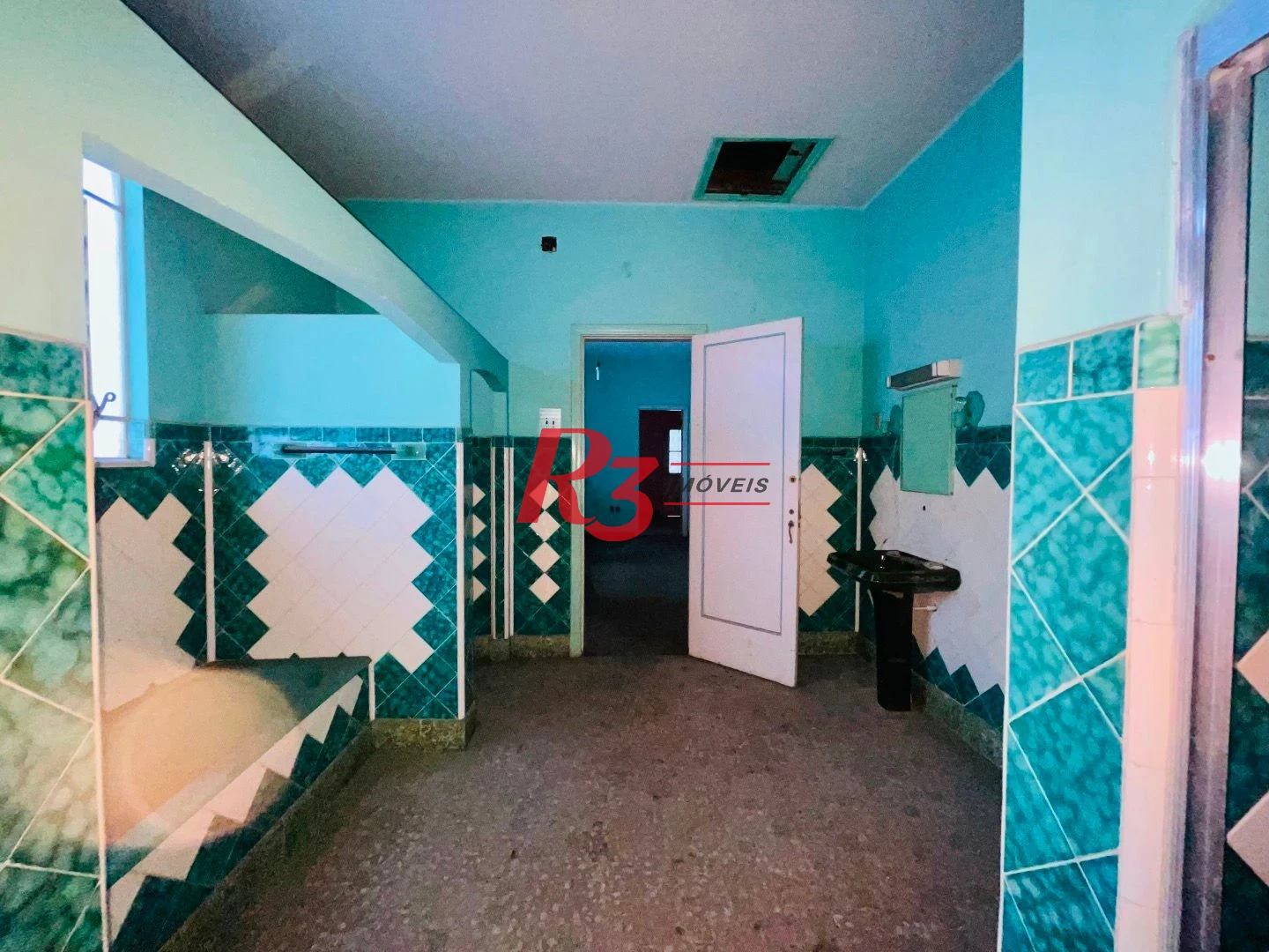 Sobrado para alugar, 270 m² por R$ 11.100,00/mês - Gonzaga - Santos/SP