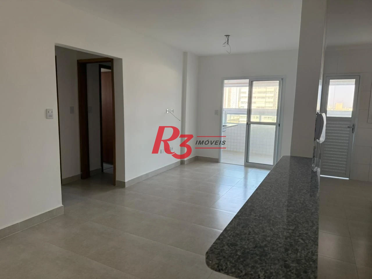 Apartamento com 2 dormitórios à venda, 72 m² por R$ 458.000,00 - Vila Guilhermina - Praia Grande/SP
