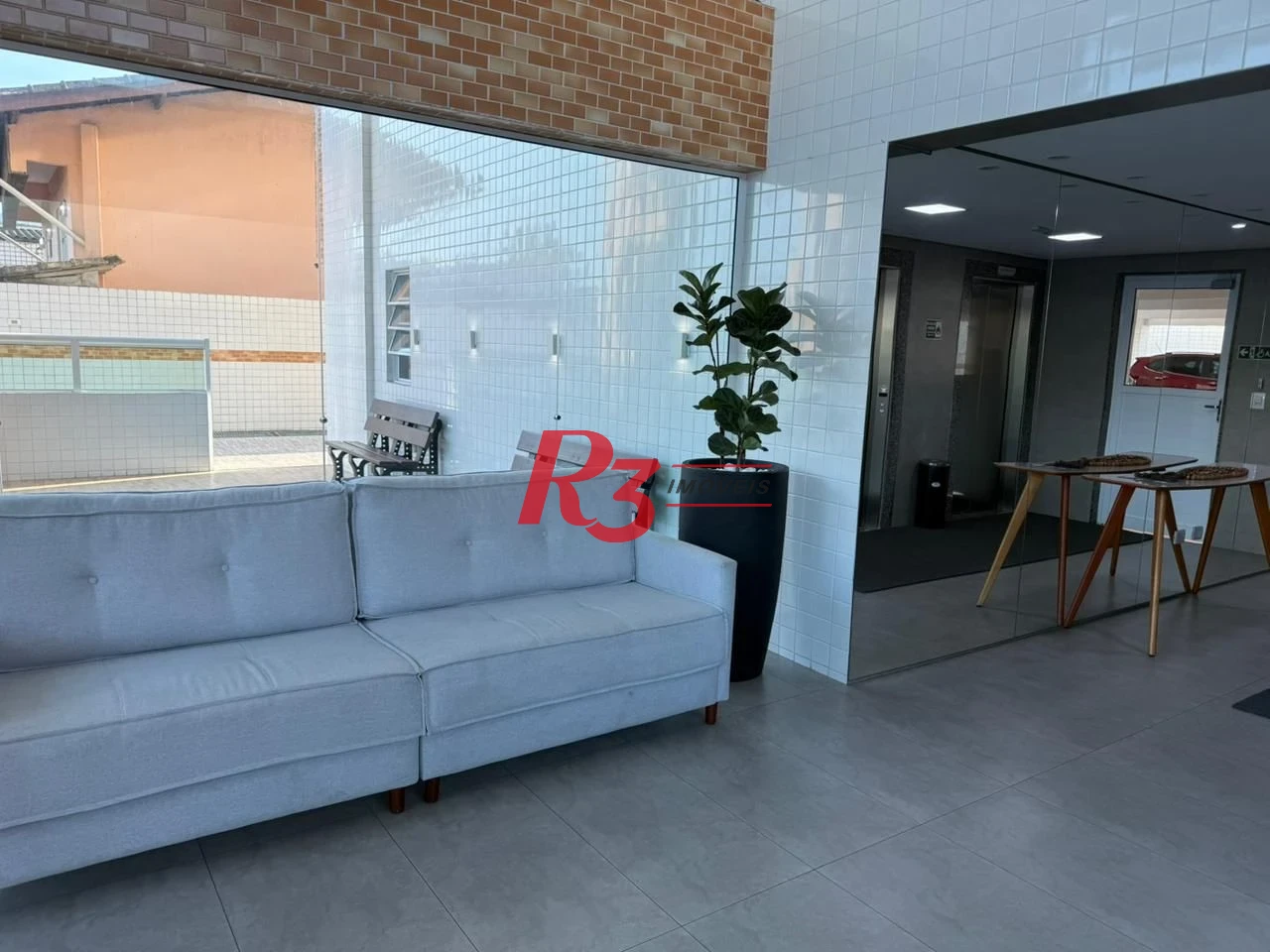 Apartamento com 2 dormitórios à venda, 72 m² por R$ 458.000,00 - Vila Guilhermina - Praia Grande/SP