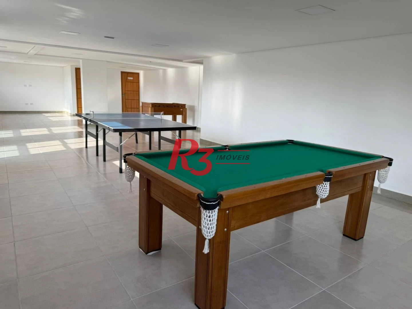 Apartamento com 2 dormitórios à venda, 72 m² por R$ 458.000,00 - Vila Guilhermina - Praia Grande/SP