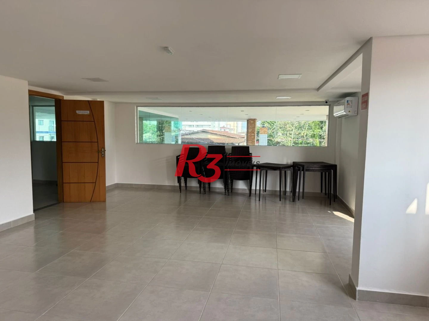 Apartamento com 2 dormitórios à venda, 72 m² por R$ 458.000,00 - Vila Guilhermina - Praia Grande/SP