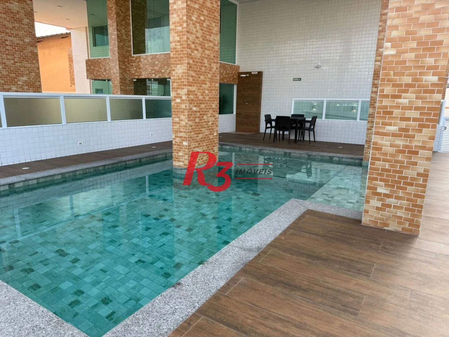 Apartamento com 2 dormitórios à venda, 72 m² por R$ 458.000,00 - Vila Guilhermina - Praia Grande/SP