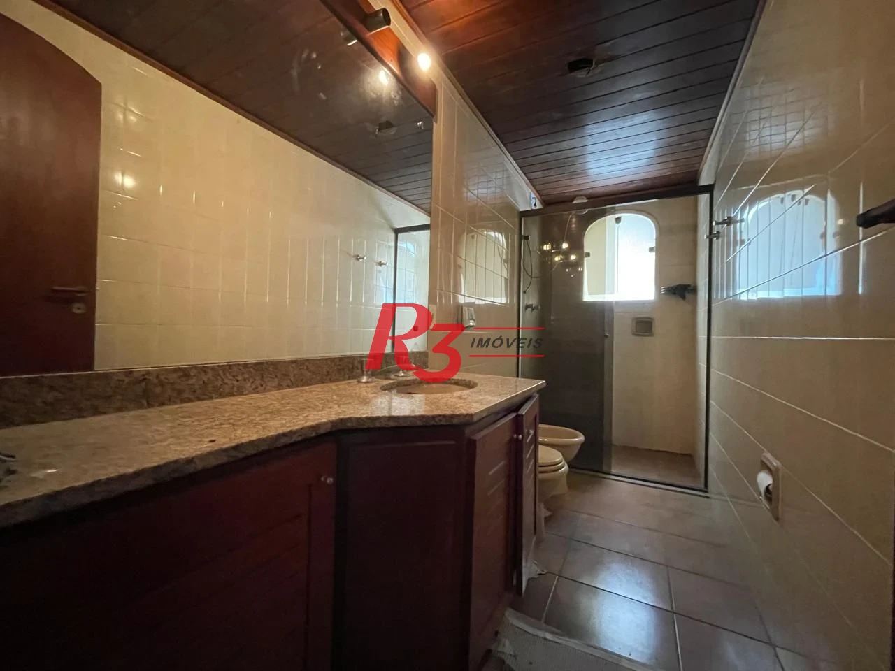 Apartamento com 3 dormitórios à venda, 117 m² por R$ 750.000,00 - Jardim das Conchas - Guarujá/SP