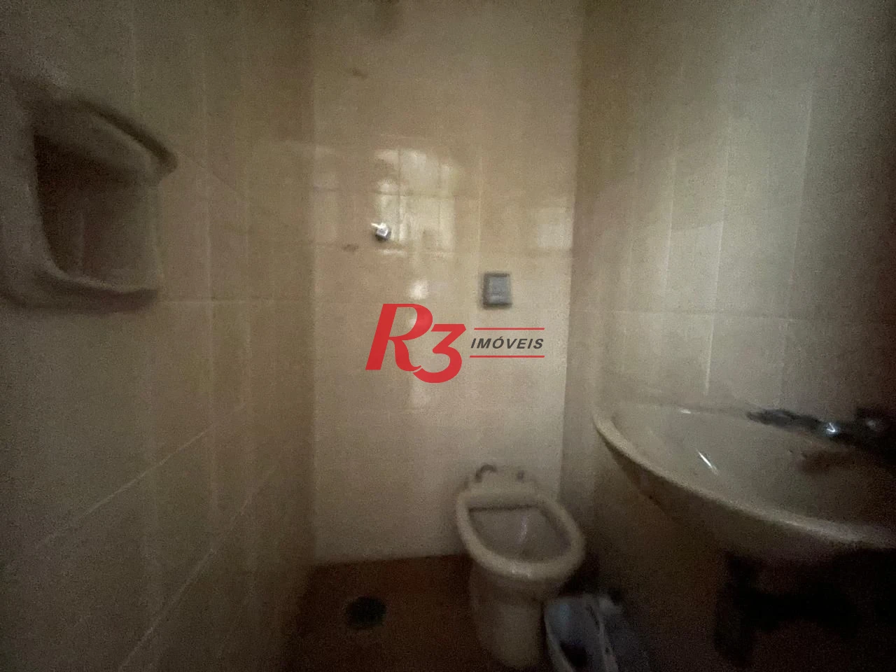 Apartamento com 3 dormitórios à venda, 117 m² por R$ 750.000,00 - Jardim das Conchas - Guarujá/SP
