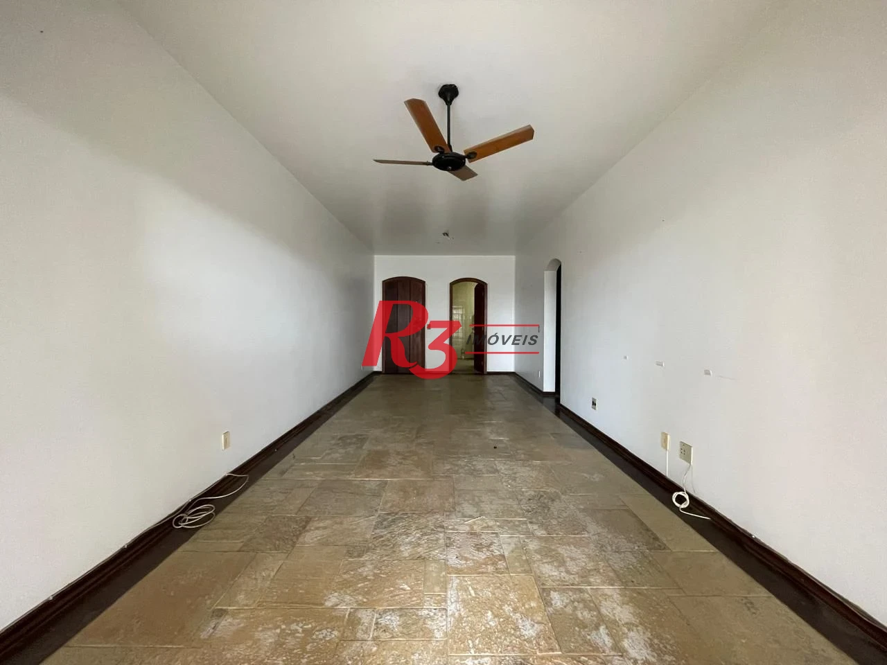 Apartamento com 3 dormitórios à venda, 117 m² por R$ 750.000,00 - Jardim das Conchas - Guarujá/SP