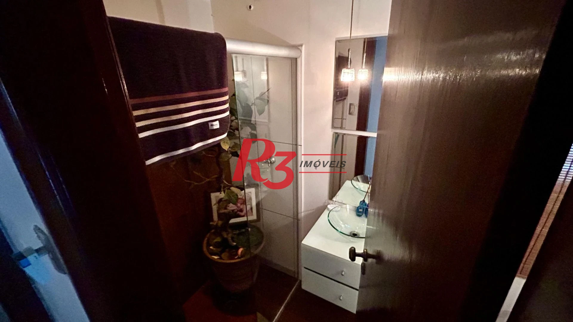 Apartamento com 3 dormitórios à venda, 182 m² por R$ 1.250.000,00 - Boqueirão - Santos/SP