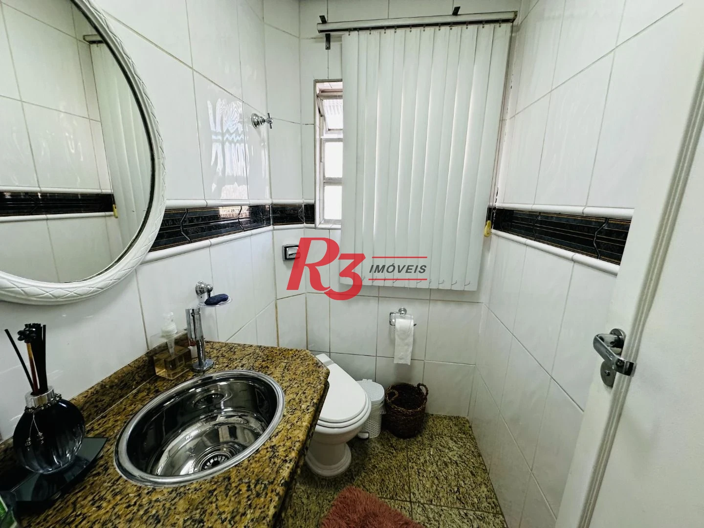 Cobertura com 4 dormitórios à venda, 242 m² por R$ 1.390.000,00 - Gonzaga - Santos/SP