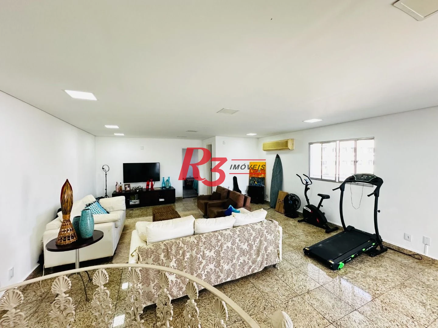 Cobertura com 4 dormitórios à venda, 242 m² por R$ 1.390.000,00 - Gonzaga - Santos/SP
