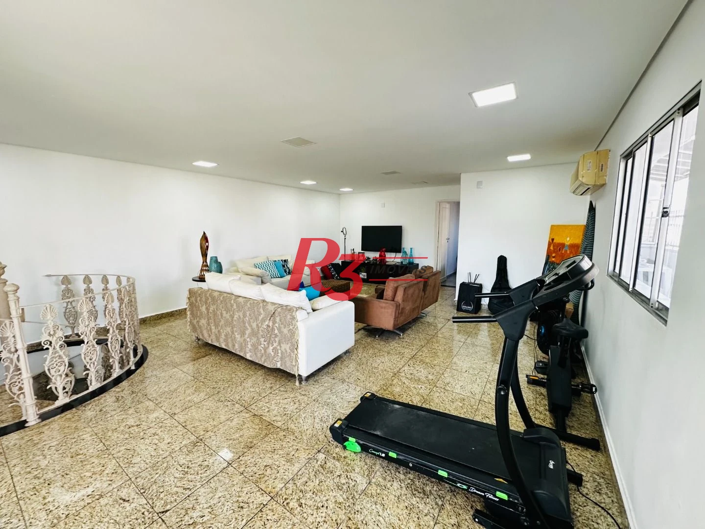 Cobertura com 4 dormitórios à venda, 242 m² por R$ 1.390.000,00 - Gonzaga - Santos/SP
