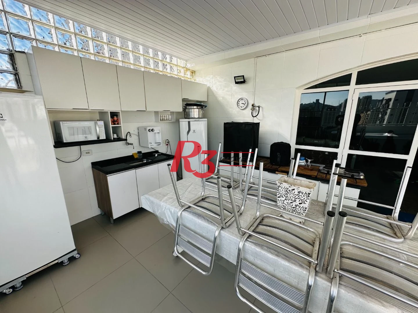 Cobertura com 4 dormitórios à venda, 242 m² por R$ 1.390.000,00 - Gonzaga - Santos/SP