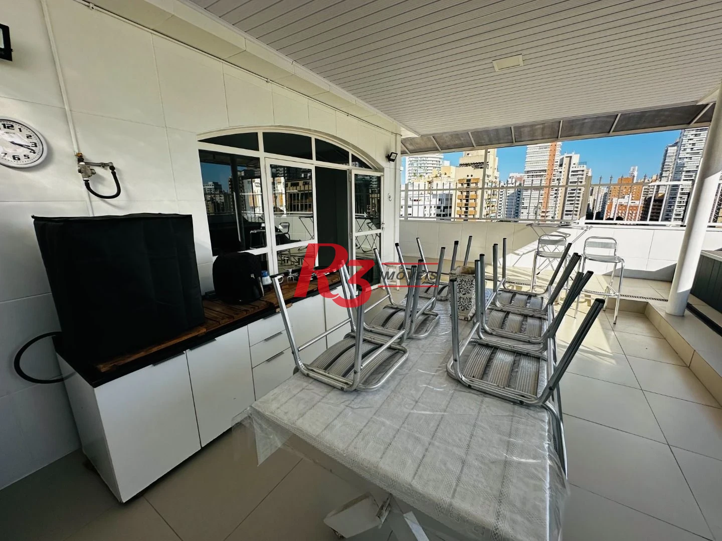 Cobertura com 4 dormitórios à venda, 242 m² por R$ 1.390.000,00 - Gonzaga - Santos/SP