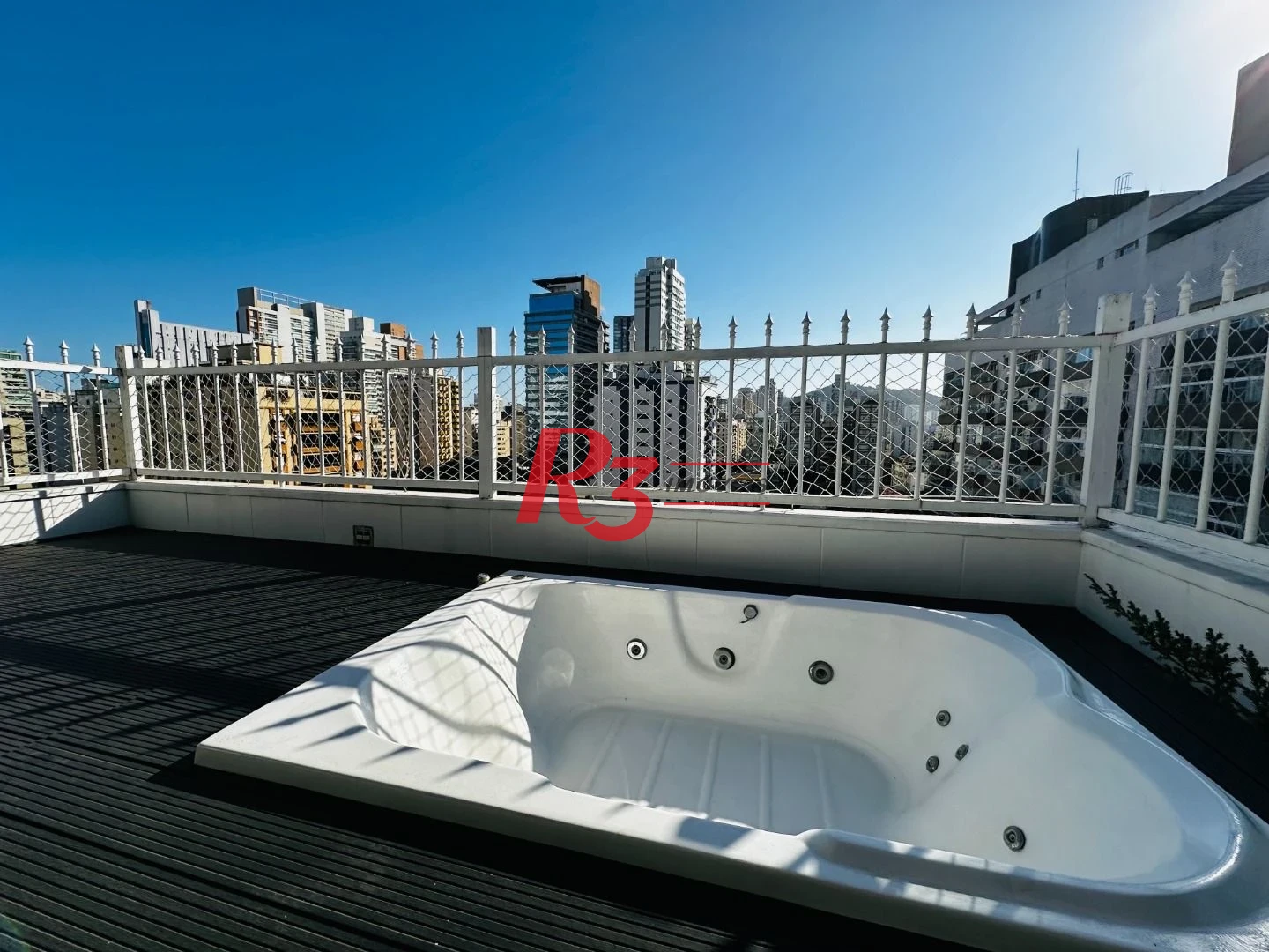 Cobertura com 4 dormitórios à venda, 242 m² por R$ 1.390.000,00 - Gonzaga - Santos/SP